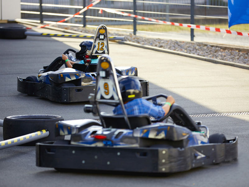 Mobile Kartbahn mit hochmodernen ELEKTRO-KARTS